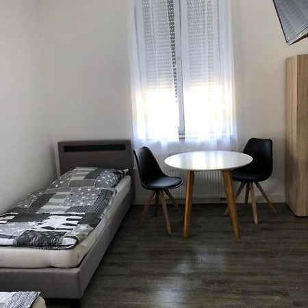 Godorfer Burg Monteuer Zimmer Wesseling Extérieur photo